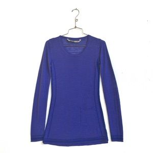 ATHLETA long sleeve soft tunic top back detail